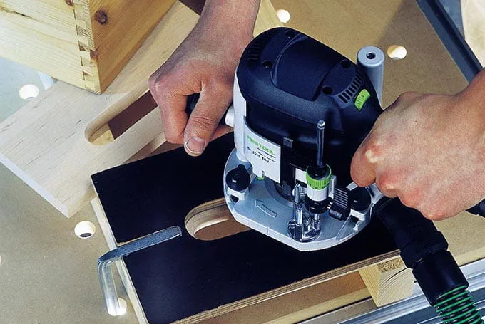 Routing a handle