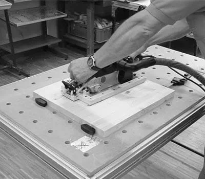 The movement of the belt sander should be highly uniform