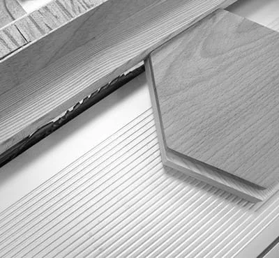 Guiding the template along the angle strip