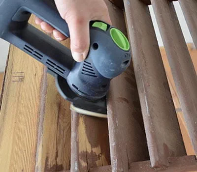 Sand the slats until the desired surface quality for recoating is achieved.