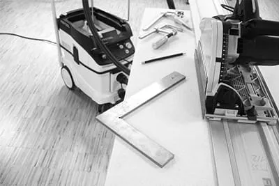 Cutting plasterboard