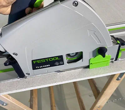 Cutting plasterboard