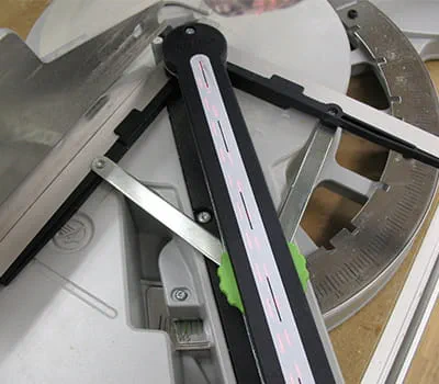 Aligning the dual-line laser