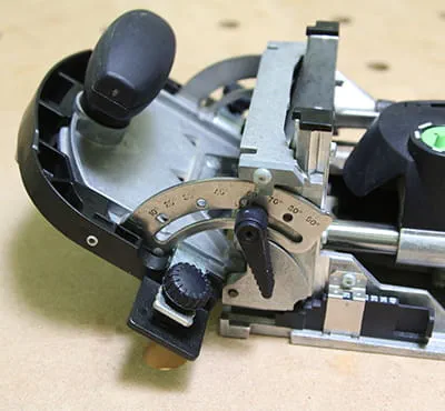 Adjusting the cutting angle