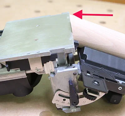 Setting the router table height