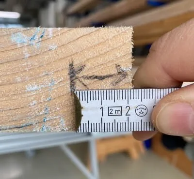 Adjust the cutting depth limiter