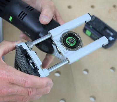 Attaching the positioning aid