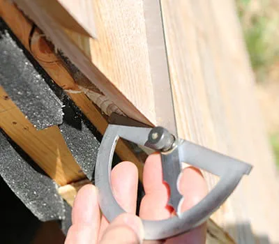 Positioning the portable circular saw