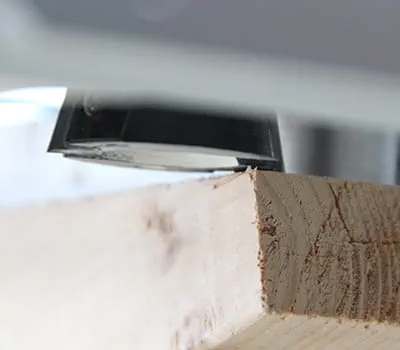 Adjusting the depth on the router