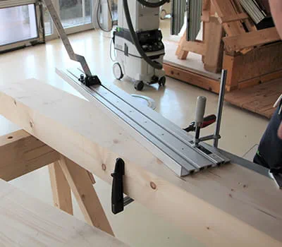 Fixing the guide rail