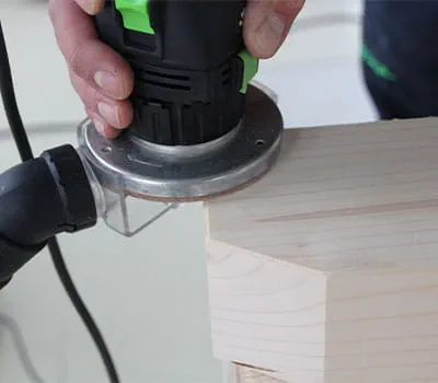 Machining edges using the edge router